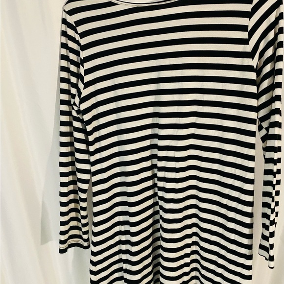 Top - Picture 2 of 4